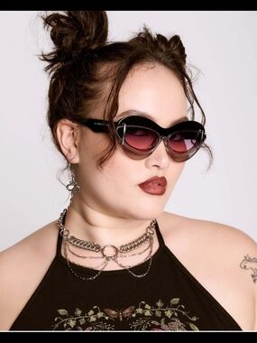 Women's Black Frame Sunglasses with Pink Gradient Lenses. Brand New In Case